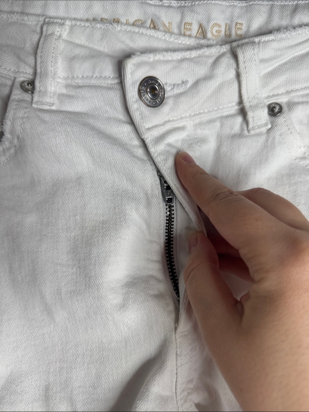 American Eagle Crossover Mom Short Stretch Cuffed White Distressed Denim Shorts - Picture 4 of 12